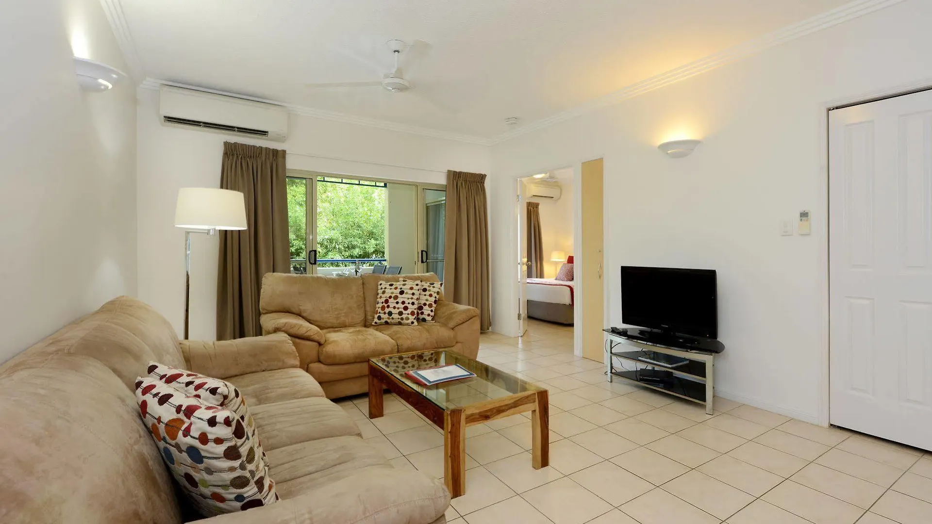 **** Resort Central Plaza Port Douglas Australia