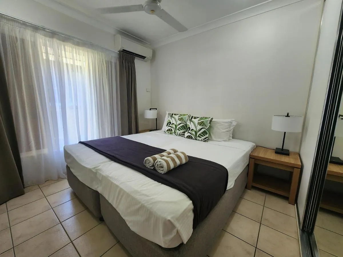 **** Resort Central Plaza Port Douglas Australia