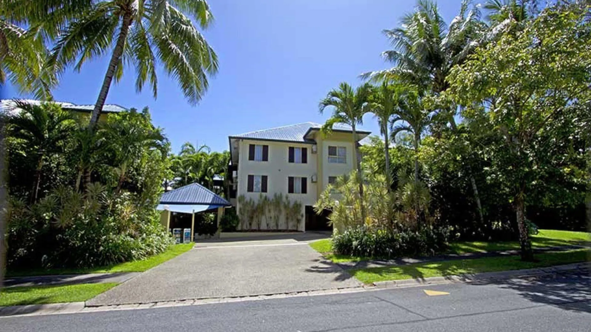Central Plaza Port Douglas Resort