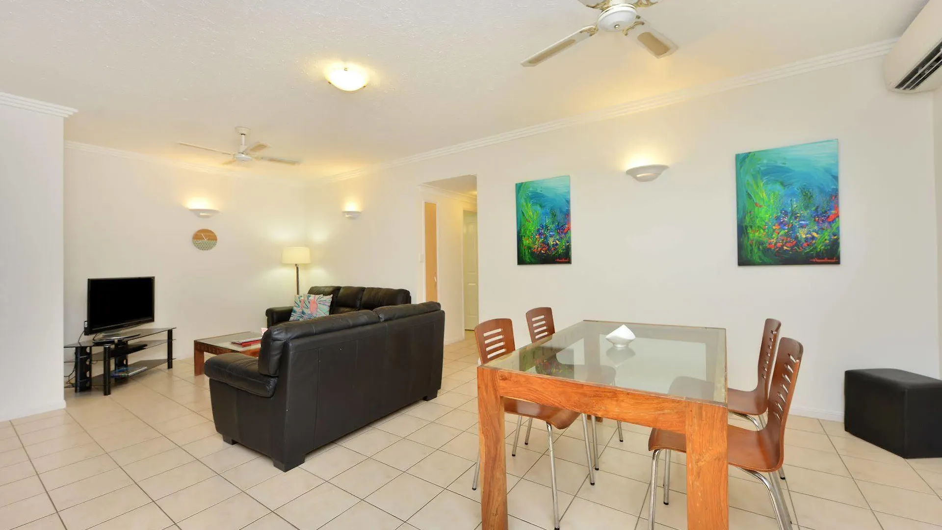 **** Resort Central Plaza Port Douglas Australia